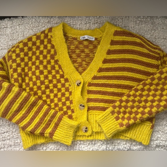 ZARA Yellow and Brown Fuzzy Cropped Cardigan - Picture 6 of 9